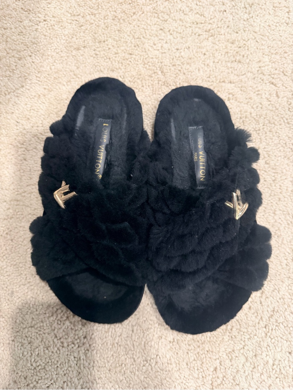 ‼️ LOWEST PRICE ‼️
Louis Vuitton Black Faux Fur Slide Slippers with Gold LV